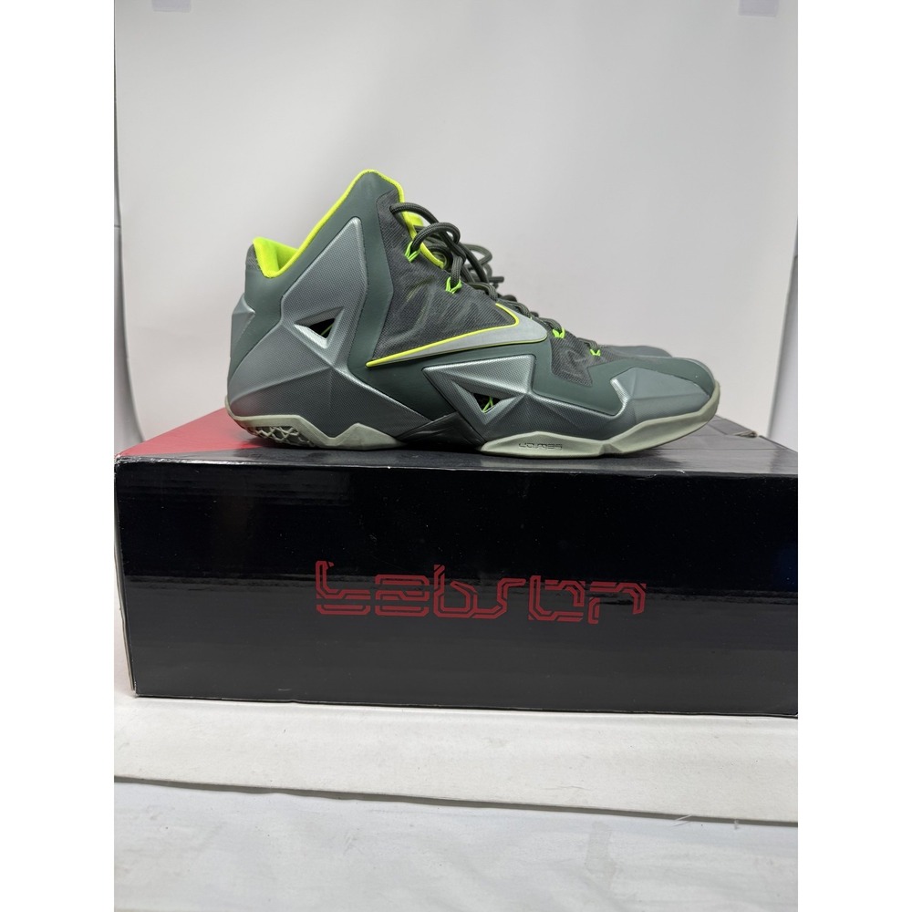 Nike LeBron XI Shoes Mens Size 12 Green Dunkman Basketball Sneakers 616175-300